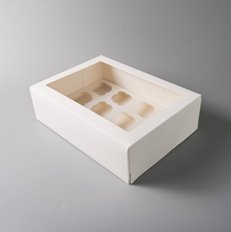 Bílá krabice s okénkem na 12 ks muffinů (35,5 x 25,4 x 10 cm)