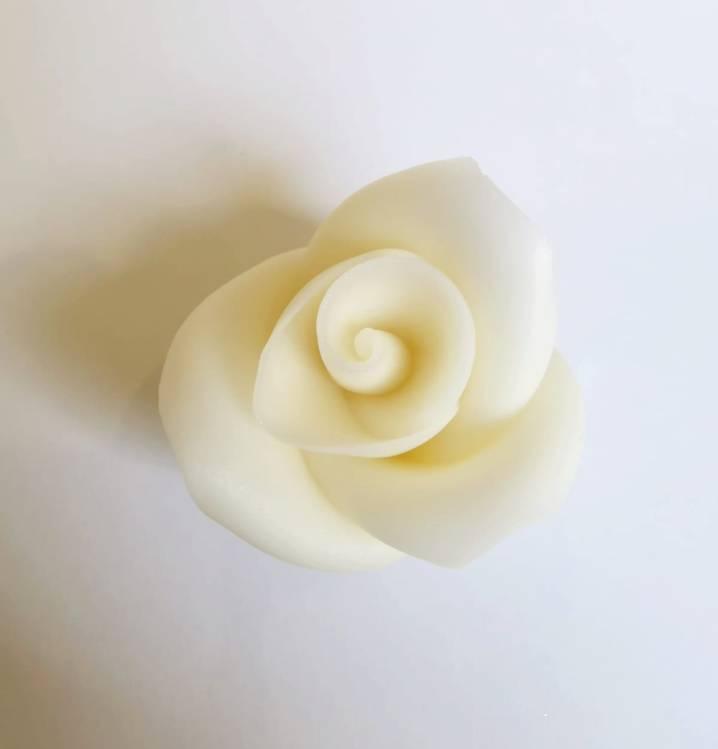 Cukrová růže malá bílá (49 ks)