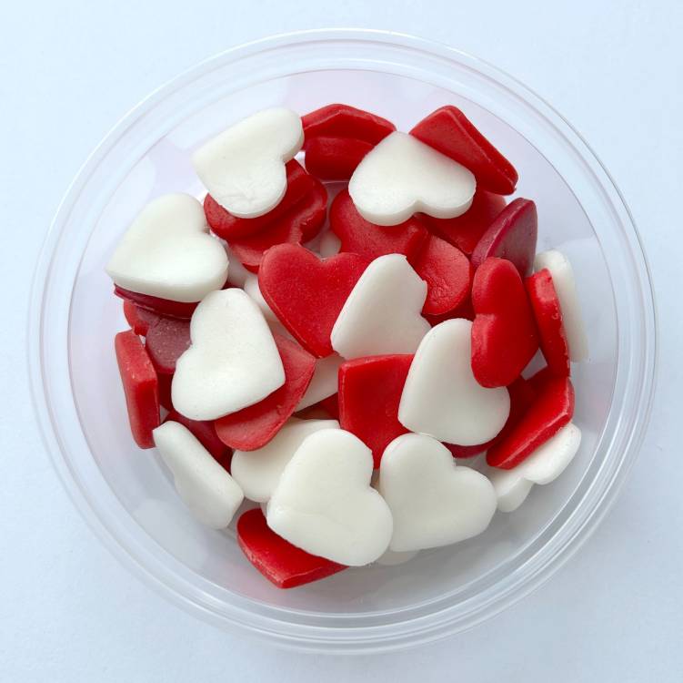 Cukrová srdíčka velká bílá a červená (50 ks)