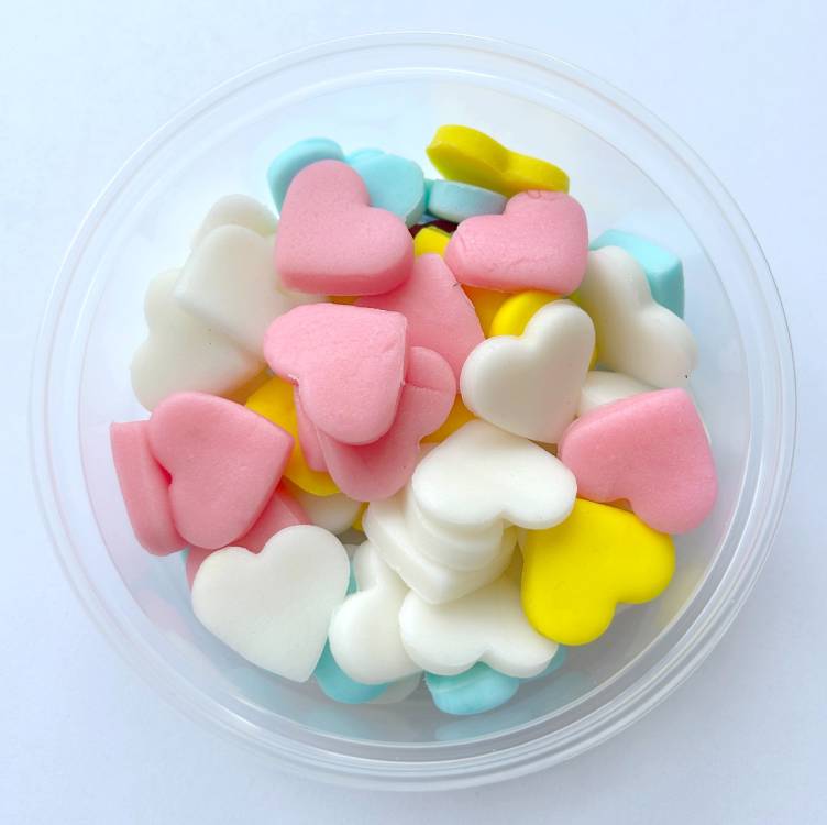 Cukrová srdíčka velká bílá, žlutá, růžová a modrá (50 ks)