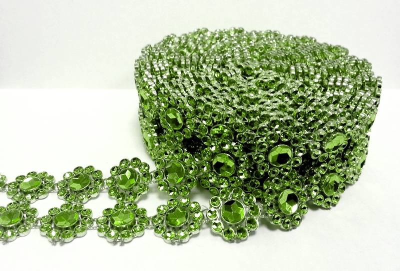 Diamantový pás plastový květinový zelený (3 cm x 3 m)