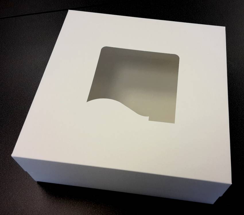 Dortová krabice bílá čtvercová s okénkem (32 x 32 x 12 cm)