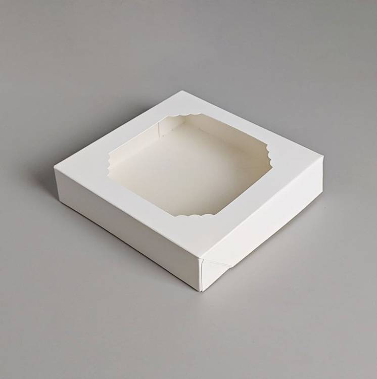 Krabička bílá s okénkem nízká 15 x 15 x 3,5 cm