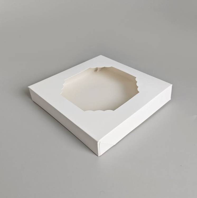 Krabička bílá s okénkem nízká 20 x 20 x 3,5 cm