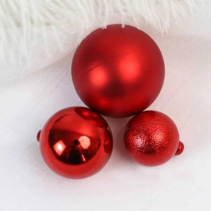 Nejedlá dekorace Koule červené různé velikosti (3 ks)