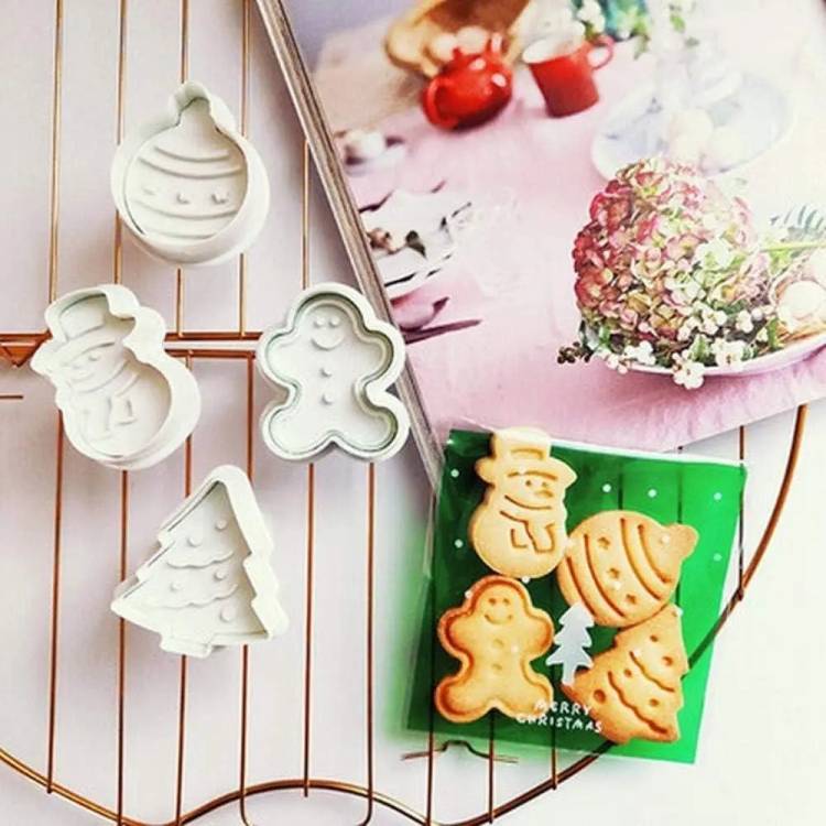 Plastové vypichovače Vánoce (4 ks)