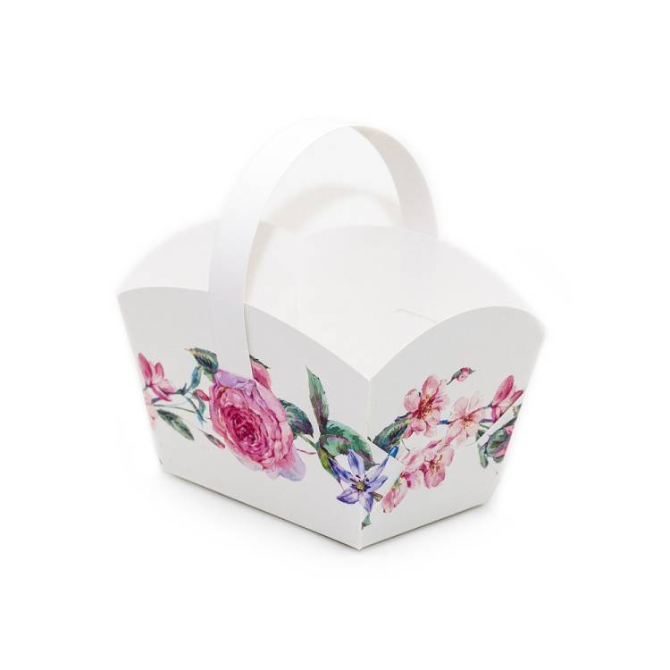 Svatební košíček na cukroví bílý s květinami (10 x 6,7 x 8 cm)