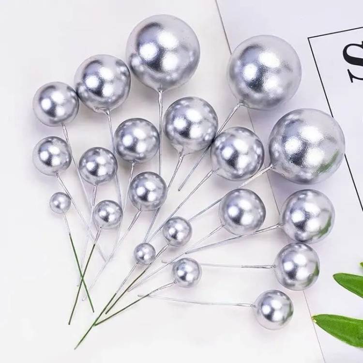 Zapichovací dekorace Koule stříbrné různé velikosti (20 ks)