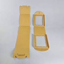 Dortová krabice CINDY pevná bílá se dvěma okny a úchytem (20 x 20 x 25 cm)