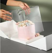 Elegantní box na dorty čtverec bílý se stuhou (23 x 23 x 24 cm) 2