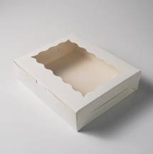 Weiße Box mit Fenster (24 x 20 x 6 cm)