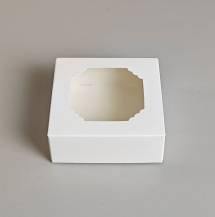 Krabička bílá s okénkem nízká 9 x 9 x 3,5 cm