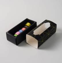 Коробка для макарон чорна з золотими лініями 15,5 х 6,5 х 5,2 см (на 5 штук)