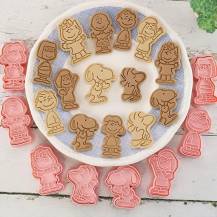 Plastové vypichovače Pohádka se psem (8 ks)