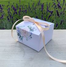 Hochzeits-Benefizbox weiß mit Blumen mit Schleife (11 x 11 x 7 cm)