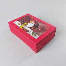 Vánoční dárková krabice červená s okénkem Santa v komíně (22,3 x 15,1 x 7,1 cm)