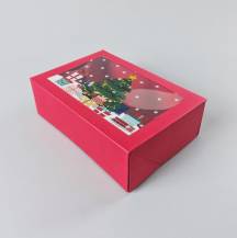 Vánoční dárková krabice červená s okénkem Stromeček (22,3 x 15,1 x 7,1 cm)