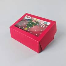 Vánoční dárková krabice červená s okénkem Stromeček (22,3 x 15,1 x 7,1 cm)