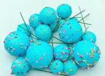 Zápich do dortu Koule modré glitterové s ozdobami různé velikosti (20 ks)