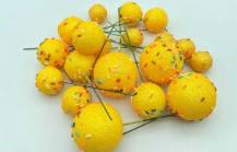 Zápich do dortu Koule žluté glitterové s ozdobami různé velikosti (20 ks)